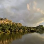 Visite des Tsingy Tsingy – Déjeuner – Visite de Mandresy – Nuitée en demi-pension IBC, Madagascar