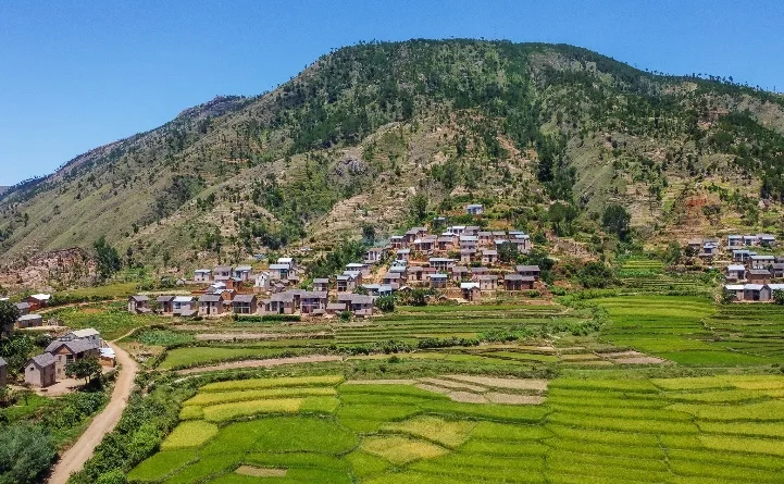 La nouvelle route du Sud — Ampefy – Antsirabe : Immersion et Rencontre